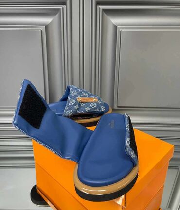 Papuče: Louis Vuitton — 10