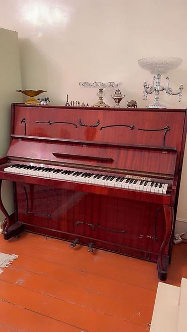 Upright pianino – klassik dizaynlı, taxta korpuslu, qırmızı-qəhvəyi lalafo.az -da Upright pianino – klassik dizaynlı, taxta korpuslu, qırmızı-qəhvəyi