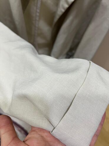 Kostyumlar: Dəst birlikdə Pencək Bershka Şalvar Zara. Dəst olaraq satılır 15 AZN — 9