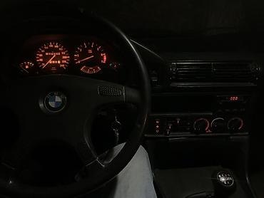 бмв е 318: BMW 5 series: 1988 г., Механика, Бензин, Седан — 5
