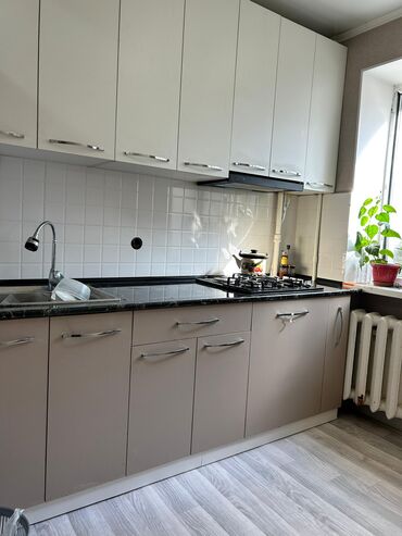 квартира без хозяин ак орго: 3 комнаты, 54 м², 3 этаж, Евроремонт