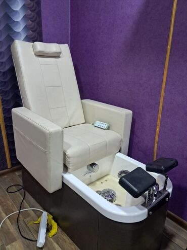 Salon, tibbi kreslolar: İşlənmiş, Pedikür kreslosu