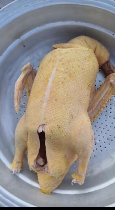 Quş: Məhsul: Təmizlənmiş kənd toyuqları (tam karkas) Təsvir: - Şəkillərdə — 5