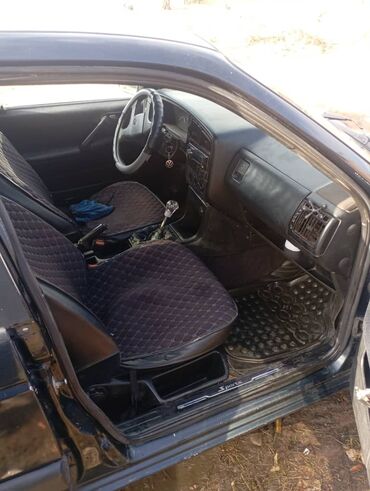 Volkswagen: Volkswagen Passat: 1994 г., 1.8 л, Механика, Газ, Седан — 9