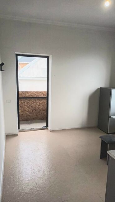 Долгосрочная аренда домов: 28 м², 1 комната, Забор, огорожен — 5