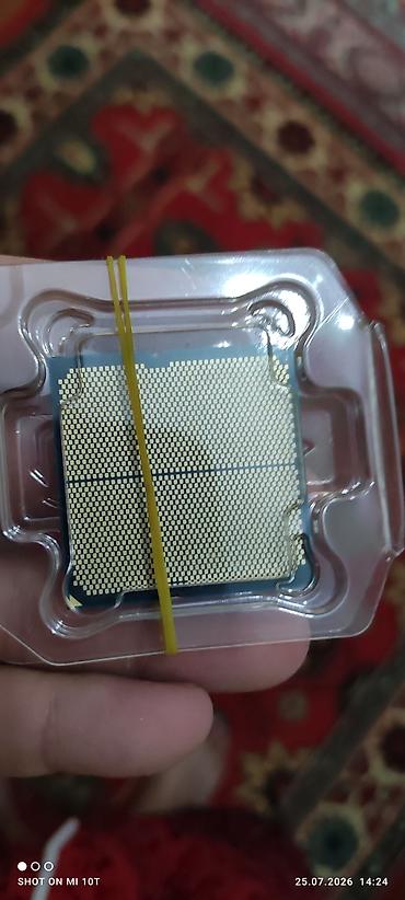 prosessor qiymetleri: Prosessor AMD Ryzen 7 9800X3D, > 4 GHz, 8 nüvə, Yeni — 3