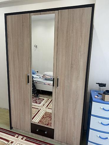 Трёхдверный шкаф для одежды с зеркалом - Цвет/декор: светлый дуб с