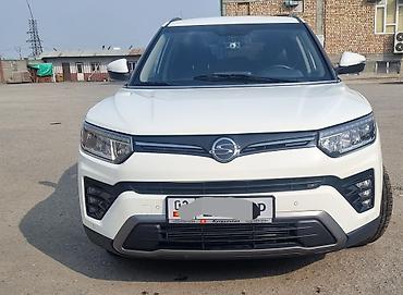 Другие автомобили: Компактный кроссовер в белом цвете. Кузов и экстерьер: - Светодиодные — 11