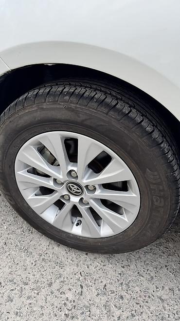 Toyota: Toyota Corolla: 2022 г., 1.8 л, Автомат, Гибрид, Седан — 10