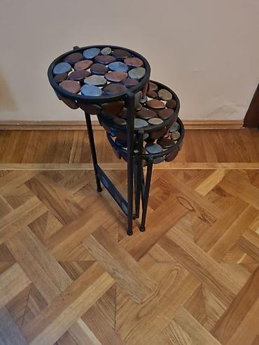 мини подставка: Продаю подставку для цветов новаясделана из металла, высота — 5