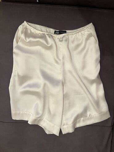 Sabo: Zara şort 
Oversize modeldir Xs s m l hamısına olur 
Az geyilib — 3