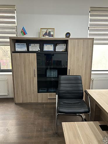 iclas masası: 5000 manata alinib yuksek keyfiyyetli Italyan mebeldir. Az istifade — 4