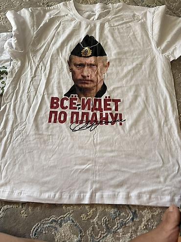 nike tech fleec: Набор из двух мужских футболок с принтами. 1) Белая футболка: - — 1