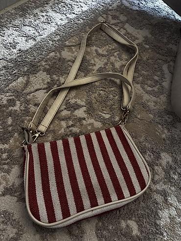 the tote bag: Qırmızı-ağ zolaqlı çiyin çantası - Material: toxuma parça (zolaqlı ön — 1