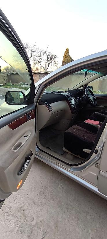 Toyota: Toyota Ipsum: 2002 г., 2.4 л, Автомат, Бензин, Минивэн — 9