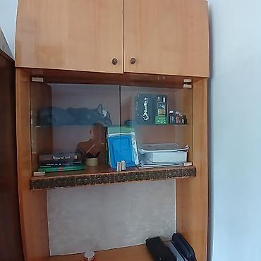 учебный стол с полками: Компьютерный стол, Б/у, С полками — 1