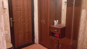 Uzunmüddətli kirayə mənzillər: Razin Akkorda yaxın 20 mertebeli binanın 17-ci mərtəbəsində yerləşən — 8