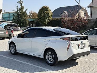 start: Toyota Prius: 2017 г., 1.8 л, Вариатор, Гибрид, Хэтчбэк — 4