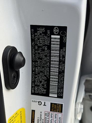 Toyota: Toyota Prius: 2019 г., 1.8 л, Вариатор, Гибрид, Хэтчбэк — 12