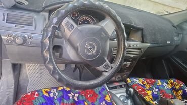 авто под выкупом: Opel Astra: 2004 г., 1.6 л, Робот, Бензин, Хэтчбэк