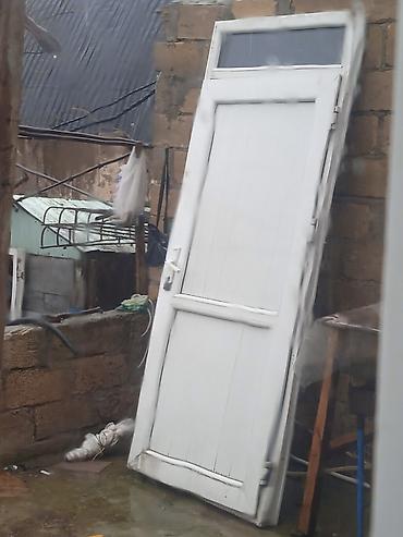 qapi ve pencere: İşlənmiş Giriş qapısı Petlə ilə, Zəmanətsiz, Ünvandan götürmə — 2