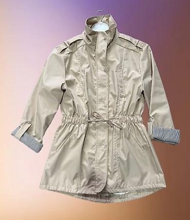 differente obuca: Ženska bež parka/jakna srednje dužine.
4XL, 5XL — 1