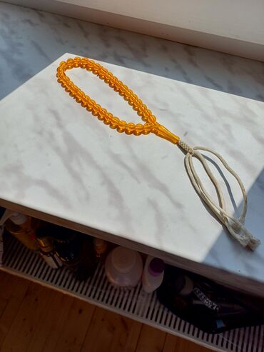 купить золотой браслет в баку: Məhsul: Kəhrəba rəngli təsbeh • Material: Yarı şəffaf, parlaq kəhrəba