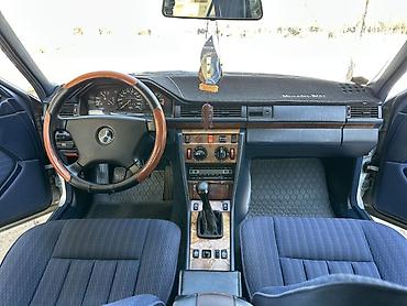 Mercedes-Benz: Mercedes-Benz W124: 1991 г., 2.6 л, Механика, Бензин, Седан — 14