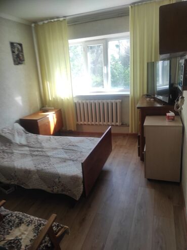 кара балта дом квартира: 3 бөлмө, 70 кв. м, Жеке план, 2 кабат, Косметикалык ремонт