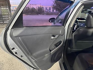 Toyota: Toyota Prius: 2010 г., 1.8 л, Вариатор, Гибрид, Хэтчбэк — 15