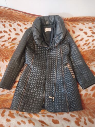 женские пальто куртки в Кыргызстан | ПАЛЬТО: Продаю кожаное полу пальто Это настоящая кожаное изделие из Турции