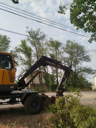 ручной каток для асфальта: Экскаватор, Volvo, Дөңгөлөктүү