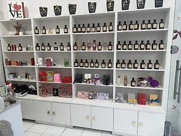 icareye cay evi: Mebel şekildeki butun Mebel Parfüm Mağazası Ve ya Hediyyelik üçün — 1