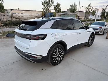 mini ev: Volkswagen ID.4: 2022 г., Автомат, Электромобиль, Кроссовер — 5