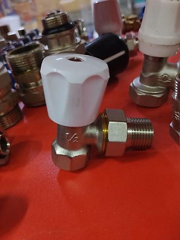 Угловой радиаторный клапан 1/2" - Назначение: ручное регулирование