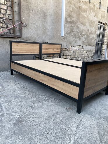 Односпальные кровати: Кровать с прочным металлическим каркасом и изголовьем из — 8