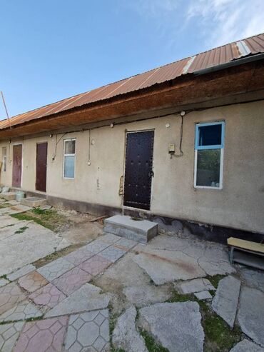Продажа домов: Барачный, 29 м², 2 комнаты, Риэлтор, Старый ремонт