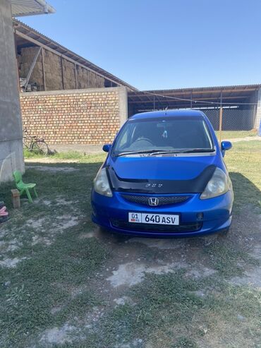 как можно купить машину в рассрочку: Honda Fit: 2003 г., 1.5 л, Автомат, Бензин, Хэтчбэк