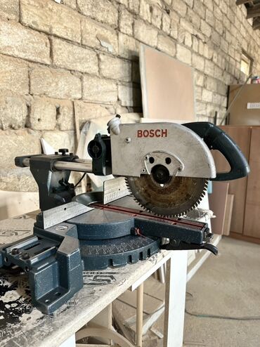 Uqlorezlər: Bosch sürüşlü göncəli mişar (sliding compound miter saw) - Brend