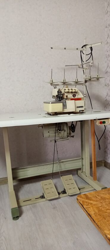 оверлог сатылат: Тигүүчү машина Оверлок, Жарым автоматтык