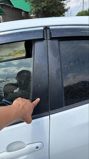 уголок жабо тоета приус: Накладка средней стойки двери (наружная) для Toyota Prius 20 — 3