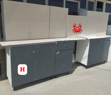 mebel qapı: Kuxna mebeli. YENİDİ. vitrində yığılıb. ölçü 3-metr. qapılar