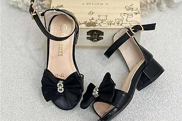 Sandale: Dečje svečane sandale sa niskom blok potpeticom - Modeli: sjajne — 12