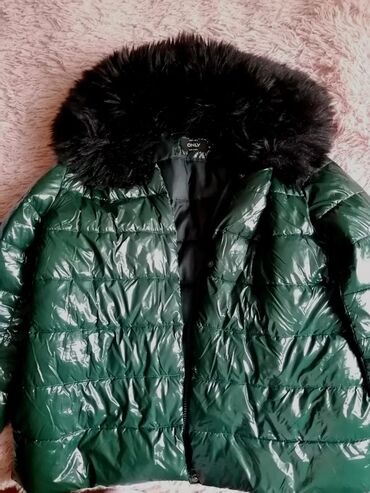 женская новая куртка: Женская куртка Only, M (EU 38), L (EU 40), цвет - Зеленый
