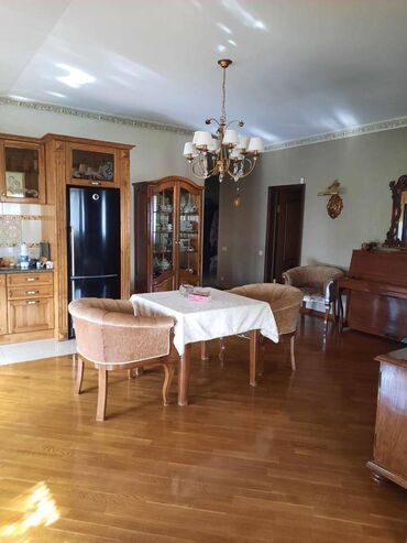 Продажа квартир: ‼️Продается 5-комнатная‼️ Площадь: 194 м² Кухня: 32 м² Этаж: 4/4 — 2