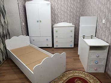 uşaq kalyaskası qiyməti: 2 neferlik yataq desti. 2 çarpayi (matrassiz)alti siyirmeli.Qiymet 200 — 1