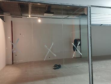 Перегородки на заказ: На заказ Цельностеклянная перегородка, Для офиса, Бронированное стекло, Монтаж, Демонтаж, Бесплатный замер — 2