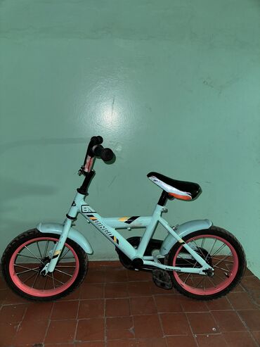 детский двухколесный велосипед от 3 лет: В продаже двухколесный велик, от фирмы BINGO, в хорошем состоянии, в