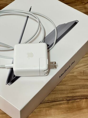 Apple MacBook: İşlənmiş Apple MacBook, 13.3 ", Intel Core i5, 256 GB, Ünvandan götürmə, Ödənişli çatdırılma — 10