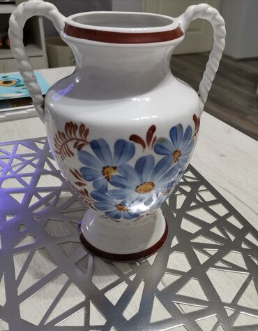 Vases and pots: Used